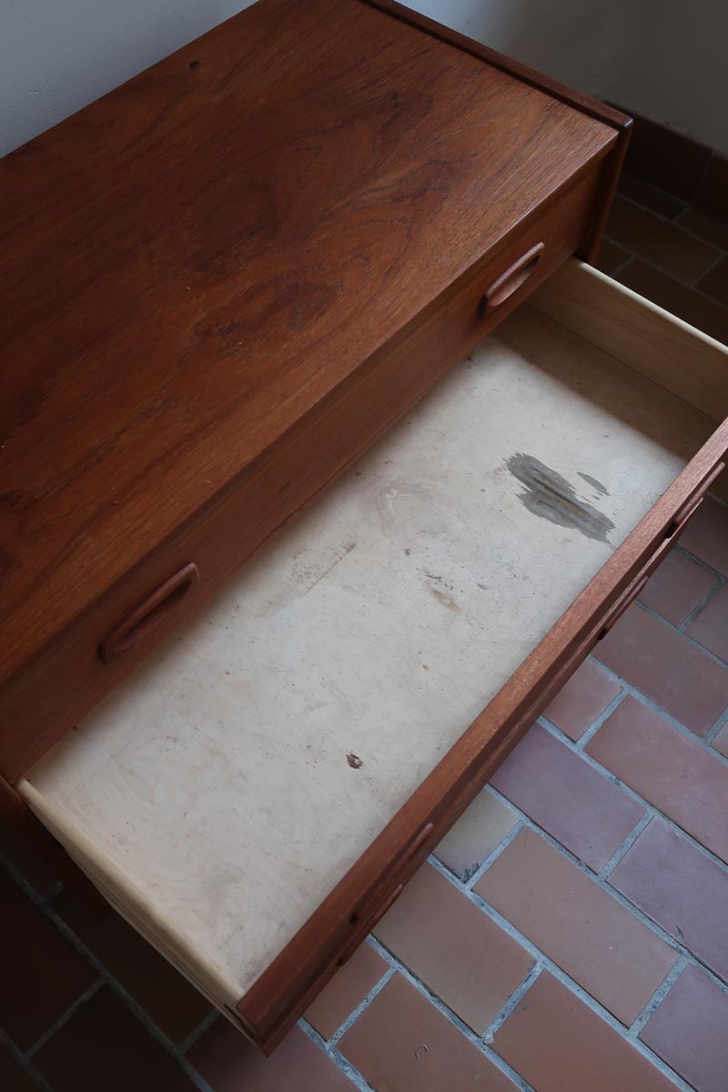 commode scandinave teck poignées intégrées danemark années 60 design nordique vintage