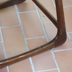 Suite de 3 chaises traîneau Baumann vintage en hêtre teinté foncé années 60, piétement luge, assises skaï noir refaites