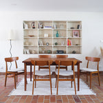 Ensemble 6 chaises scandinaves Farstrup teck années 60, dossiers teck courbé bandeau, structures bois clair, assises tissu bouclette écru refaites, danois mid-century