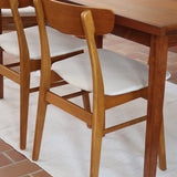 Ensemble 6 chaises scandinaves Farstrup teck années 60, dossiers teck courbé bandeau, structures bois clair, assises tissu bouclette écru refaites, danois mid-century
