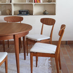 Suite de 6 chaises scandinaves vintage années 60, dossier galbé en teck, structure hêtre, assises retapissées en bouclette blanche