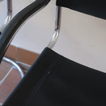 Fauteuil cantilever vintage chrome skaï noir – style Bauhaus