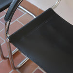 Fauteuil cantilever vintage chrome skaï noir – style Bauhaus