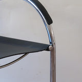 Fauteuil cantilever vintage chrome skaï noir – style Bauhaus