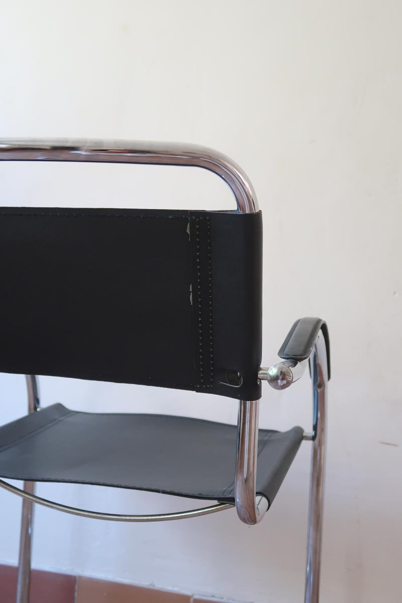 Fauteuil cantilever vintage chrome skaï noir – style Bauhaus