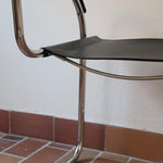 Fauteuil cantilever vintage chrome skaï noir – style Bauhaus