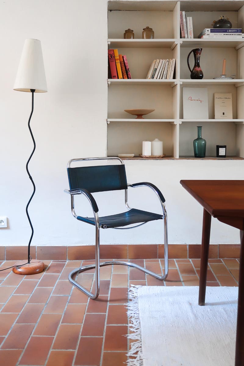 Fauteuil cantilever vintage chrome skaï noir – style Bauhaus