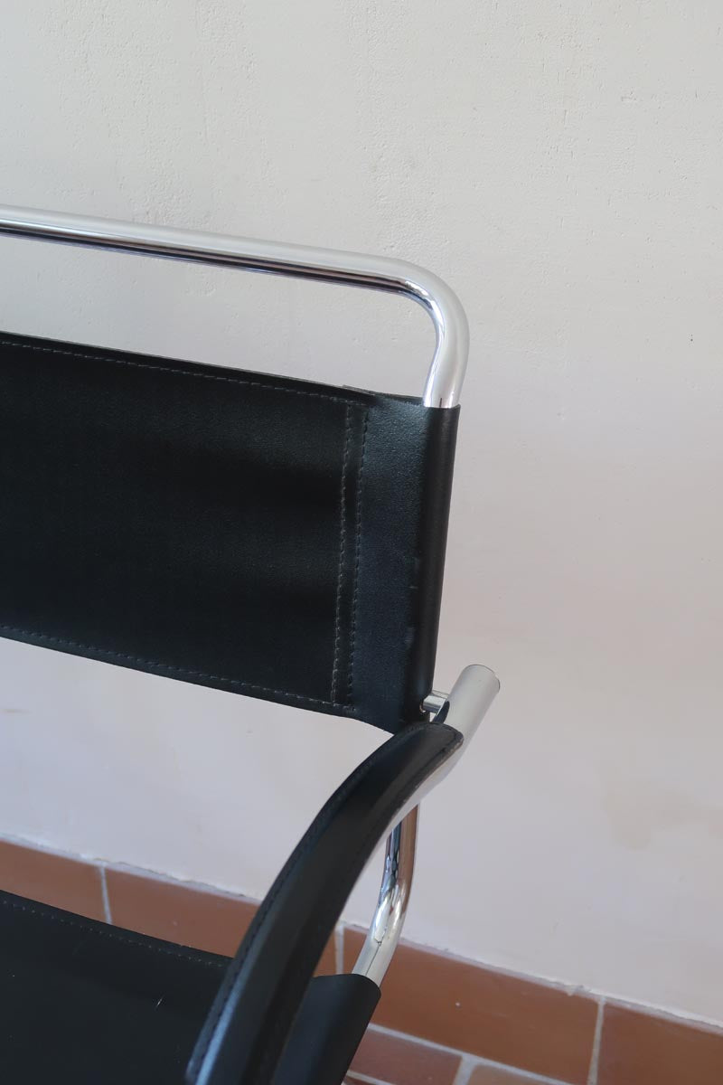 Fauteuil cantilever vintage acier chromé skaï noir – style Bauhaus