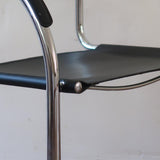 Fauteuil cantilever vintage acier chromé skaï noir – style Bauhaus