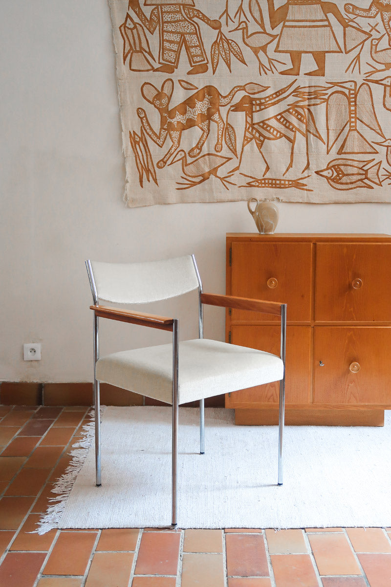 Fauteuil moderniste vintage en métal chromé et bois avec assise beige signé Noblef Bandixen pour Kusch & Co.