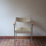 Fauteuil moderniste vintage en métal chromé et bois avec assise beige signé Noblef Bandixen pour Kusch & Co.