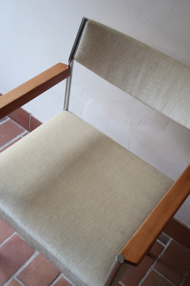 Fauteuil moderniste vintage en métal chromé et bois avec assise beige signé Noblef Bandixen pour Kusch & Co.