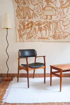 fauteuil danois en teck et cuir noir Erik Buch pour O.D. Møbler années 60 design scandinave