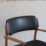 fauteuil danois en teck et cuir noir Erik Buch pour O.D. Møbler années 60 design scandinave