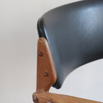 fauteuil danois en teck et cuir noir Erik Buch pour O.D. Møbler années 60 design scandinave