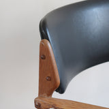 fauteuil danois en teck et cuir noir Erik Buch pour O.D. Møbler années 60 design scandinave
