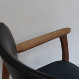fauteuil danois en teck et cuir noir Erik Buch pour O.D. Møbler années 60 design scandinave