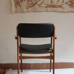 fauteuil danois en teck et cuir noir Erik Buch pour O.D. Møbler années 60 design scandinave