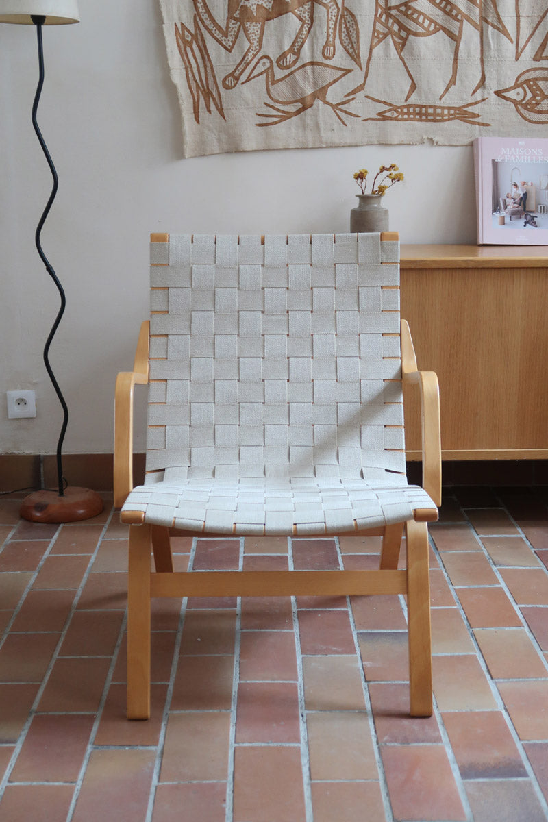 Fauteuil lounge en chêne avec assise et dossier en sangles tissées claires, design danois années 50