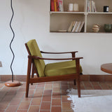 Fauteuil vintage danois en teck – accoudoirs sculptés, années 60