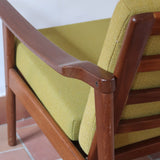 Fauteuil vintage danois en teck – accoudoirs sculptés, années 60