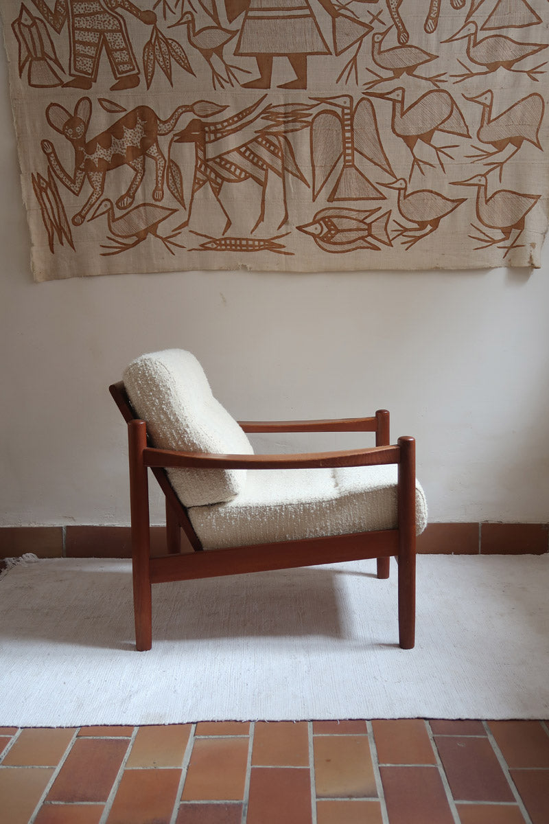 fauteuil scandinave en teck bouclette écrue attribué à børge jensen & sønner danemark années 60