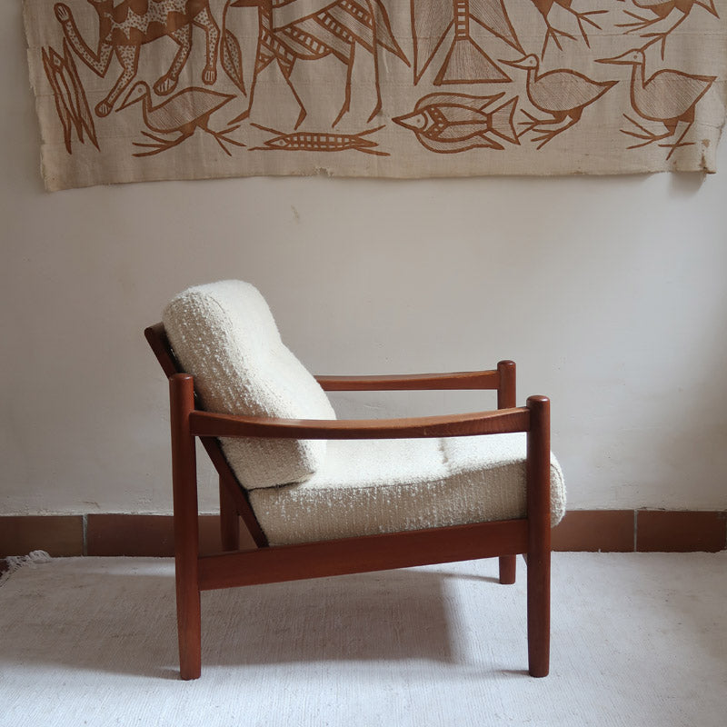 fauteuil scandinave en teck bouclette écrue attribué à børge jensen & sønner danemark années 60