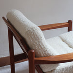 fauteuil scandinave en teck bouclette écrue attribué à børge jensen & sønner danemark années 60