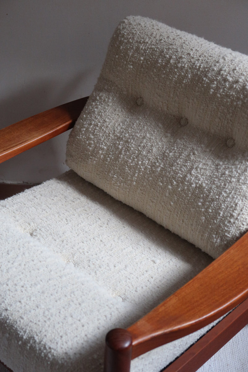 fauteuil scandinave en teck bouclette écrue attribué à børge jensen & sønner danemark années 60