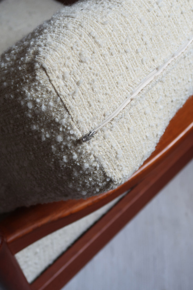 fauteuil scandinave en teck bouclette écrue attribué à børge jensen & sønner danemark années 60