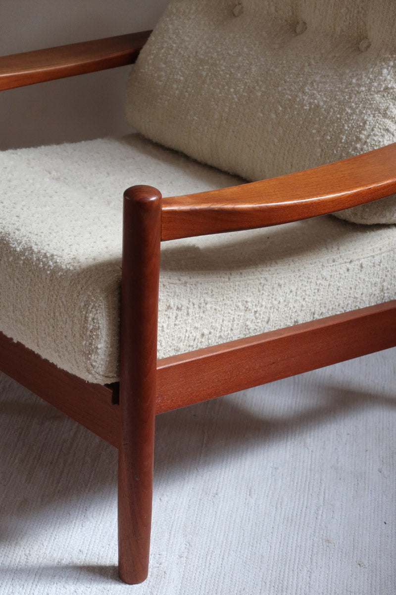 fauteuil scandinave en teck bouclette écrue attribué à børge jensen & sønner danemark années 60