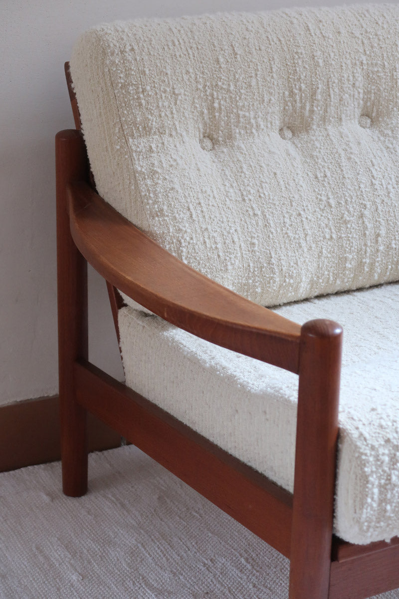 fauteuil scandinave en teck bouclette écrue attribué à børge jensen & sønner danemark années 60