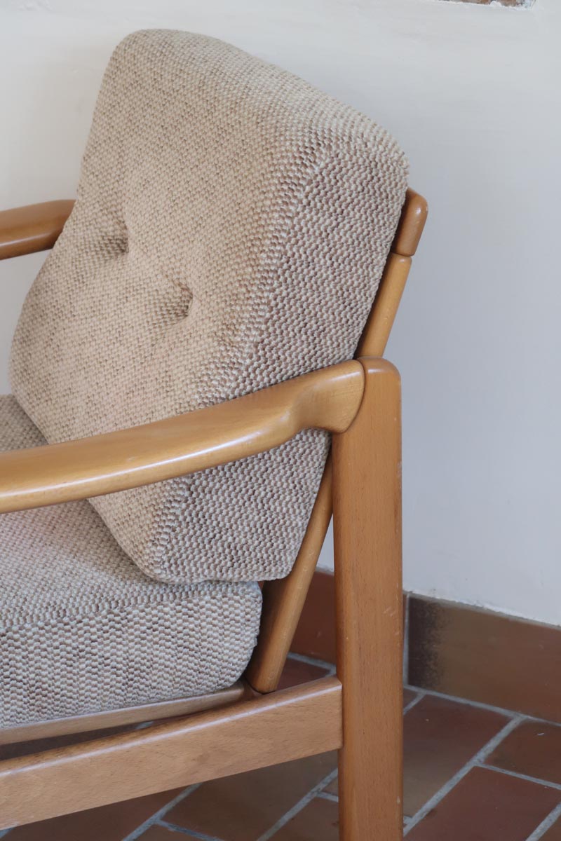 Fauteuil vintage allemand en hêtre et tissu beige 60's