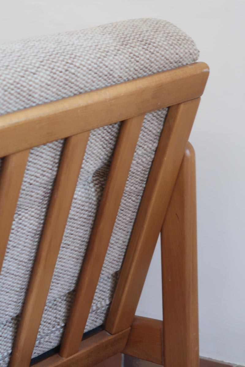 Fauteuil vintage allemand en hêtre et tissu beige 60's