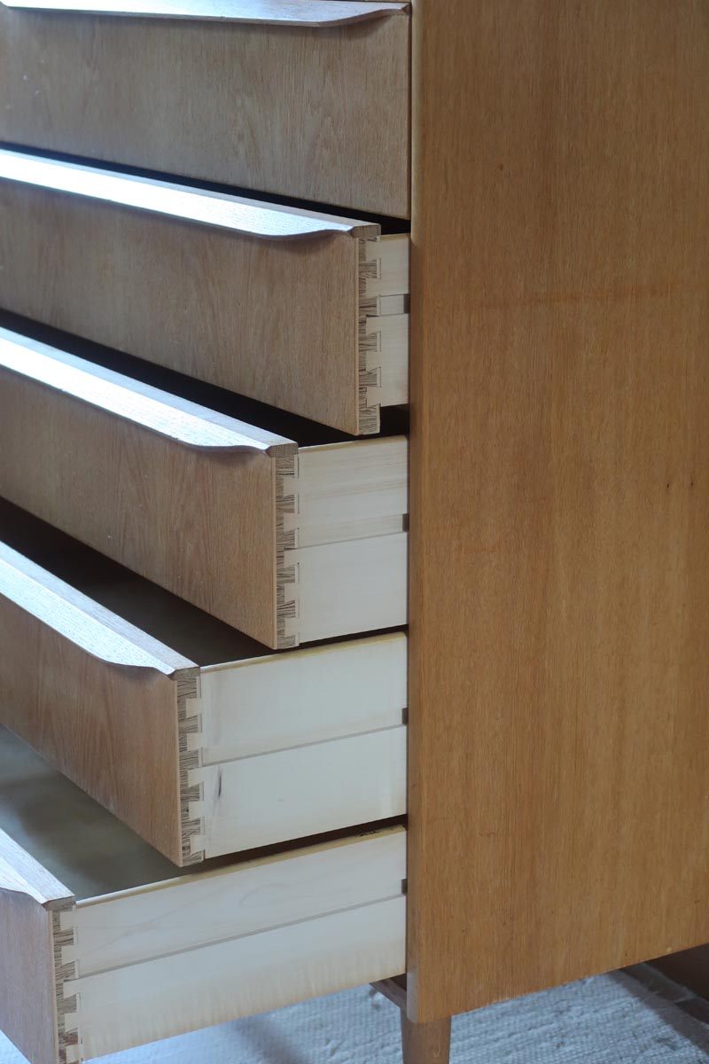 haute commode scandinave chêne clair danemark années 60 design nordique vintage