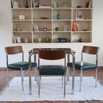 Lot de 3 chaises vintage en chrome tubulaire avec dossier en teck et assise bleu.