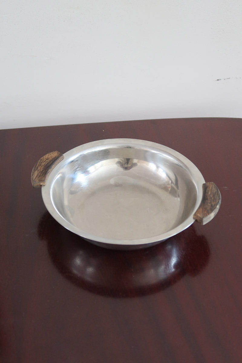 Service 6 pièces scandinave inox poli et teck années 60, grand plateau, bols et coupelle, anses teck demi-lune, art de la table danois mid-century