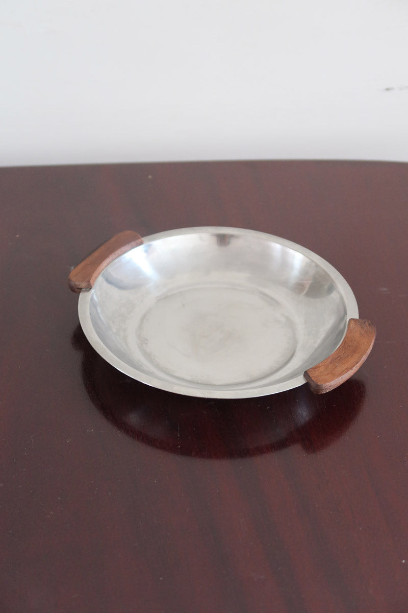 Service 6 pièces scandinave inox poli et teck années 60, grand plateau, bols et coupelle, anses teck demi-lune, art de la table danois mid-century