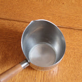 Saucier ambidextre et pichet à crème scandinaves inox et teck Danemark années 60, double bec verseur, manches teck, art de la table danois