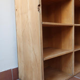 Meuble à casiers vintage en bois – style atelier