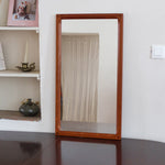Miroir mural teck massif scandinave années 60, tenons chevillés visibles quatre angles, cadre droit, ébénisterie traditionnelle danoise mid-century