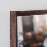 Miroir mural palissandre scandinave années 60, cadre fin lignes épurées, veinage profond, design danois mid-century premium