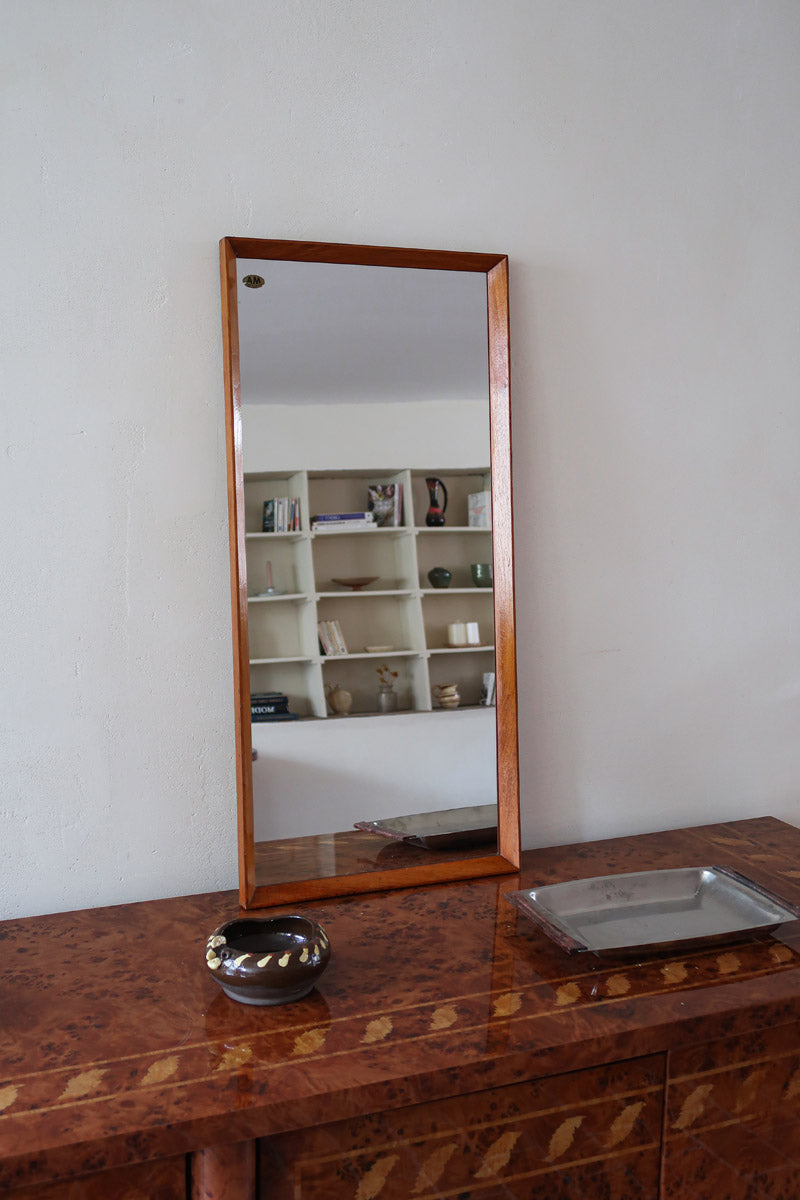 Miroir mural teck scandinave années 60 format vertical XL allongé, argenture protégée cuivre, entrée couloir, design danois mid-century