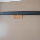 Miroir mural teck scandinave années 60 montants fuseau sculptés, silhouette sculpturale, sans cadre traversant, design danois mid-century statement