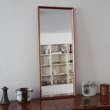 Miroir mural teck scandinave années 60 cadre fin grand format, lignes droites épurées, profil minimaliste, design danois mid-century