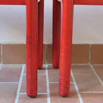 Paire de chaises italiennes vintage années 70, hêtre laqué rouge, assises paille, modèle dans l'esprit Carimate de Vico Magistretti
