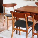 Paire de chaises scandinaves Farstrup en teck, modèle 210, assise retapissée en skaï noir, design danois des années 60, plusieurs exemplaires disponibles.