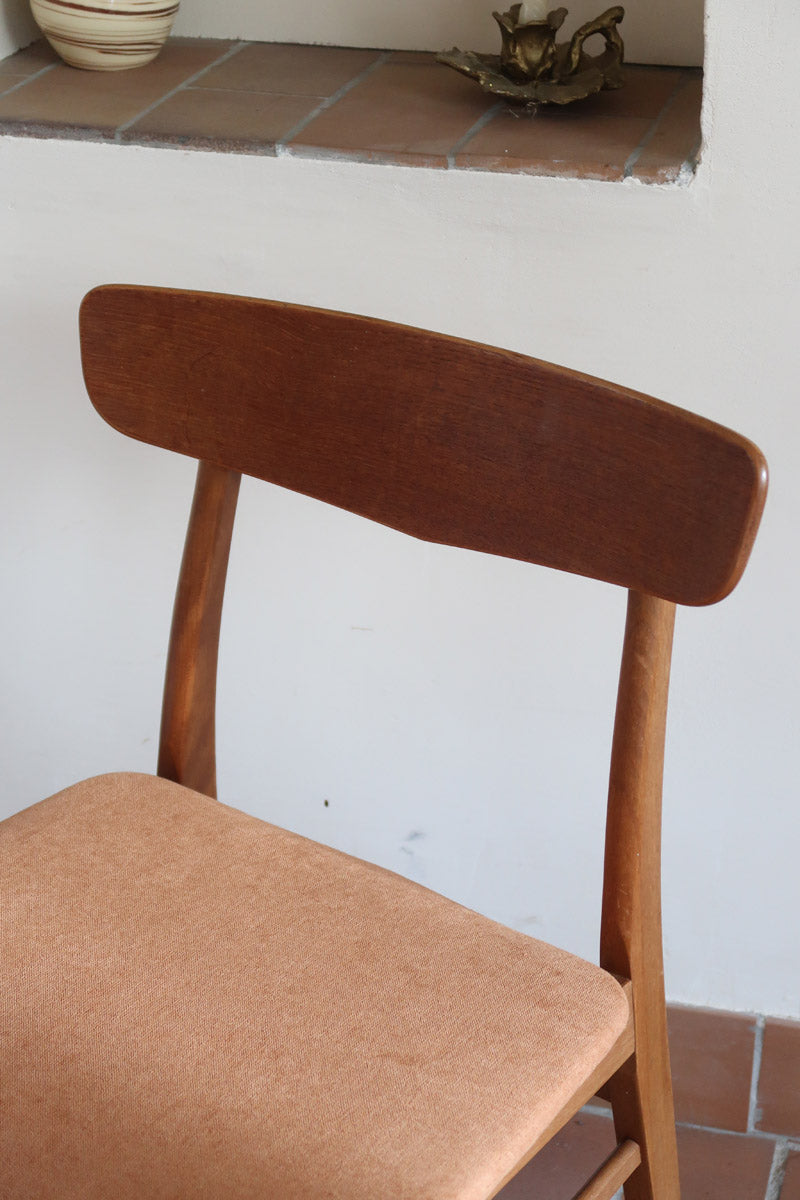 Paire de chaises scandinaves Farstrup en teck avec assise retapissée en tissu terracotta, design danois des années 60.