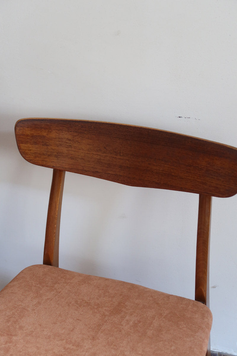 Paire de chaises scandinaves Farstrup en teck avec assise retapissée en tissu terracotta, design danois des années 60.