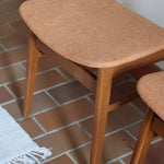Paire de chaises scandinaves Farstrup en teck avec assise retapissée en tissu terracotta, design danois des années 60.